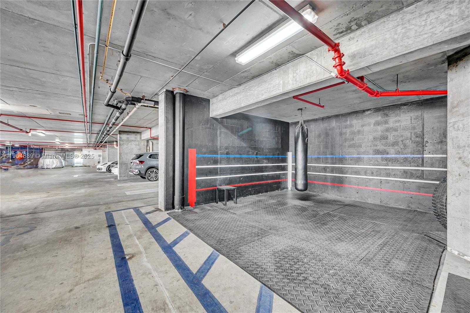 Small Image of 690 SOUTH WEST 1ST CT #1713, Miami Number 52