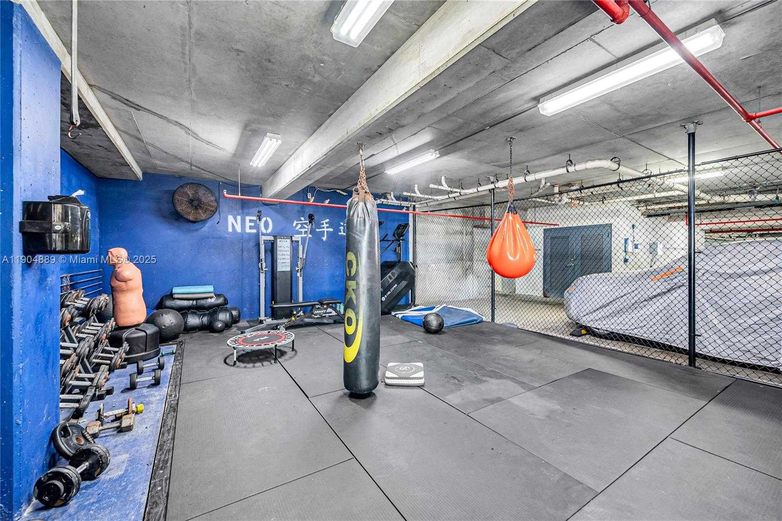 Small Image of 690 SOUTH WEST 1ST CT #1713, Miami Number 54