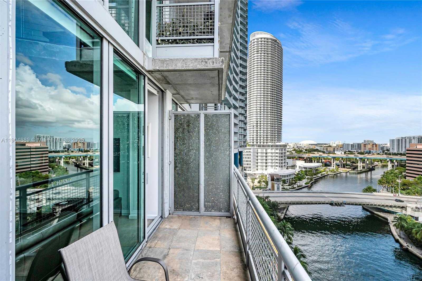 Small Image of 690 SOUTH WEST 1ST CT #1713, Miami Number 8