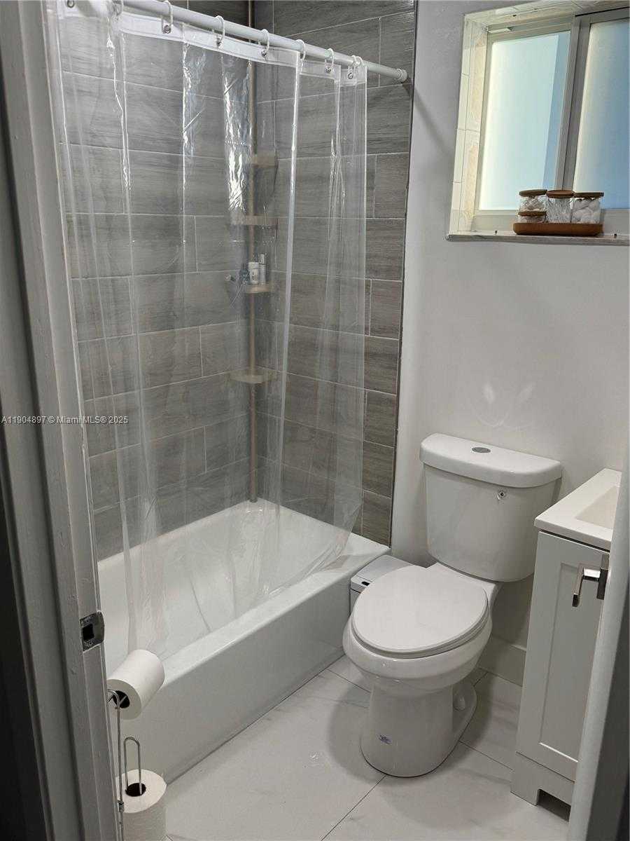 Small Image of 19035 NORTH WEST 11TH CT #10935, Miami Gardens Number 4