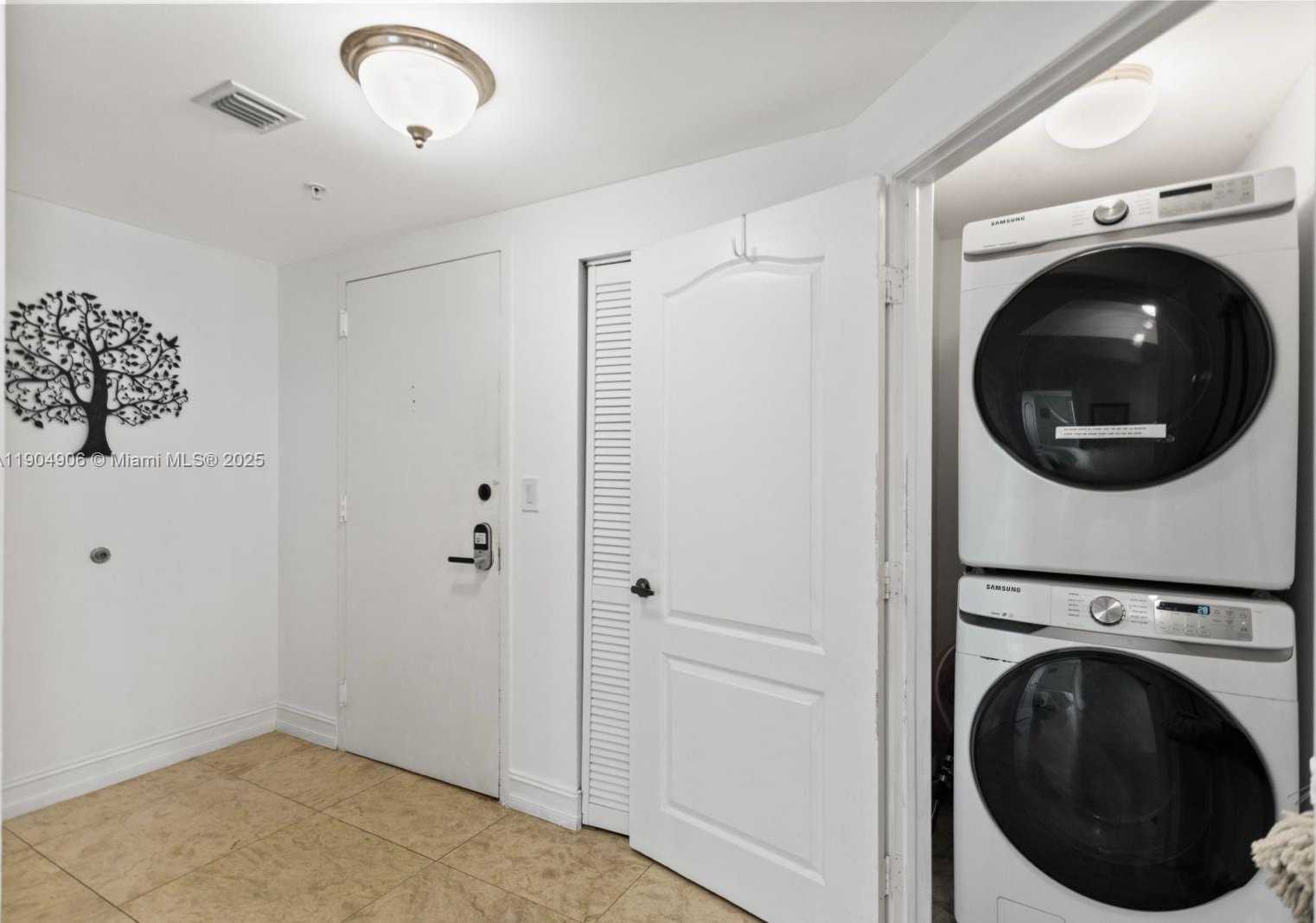 Small Image of 17555 ATLANTIC BLVD #PH7, Sunny Isles Beach Number 11