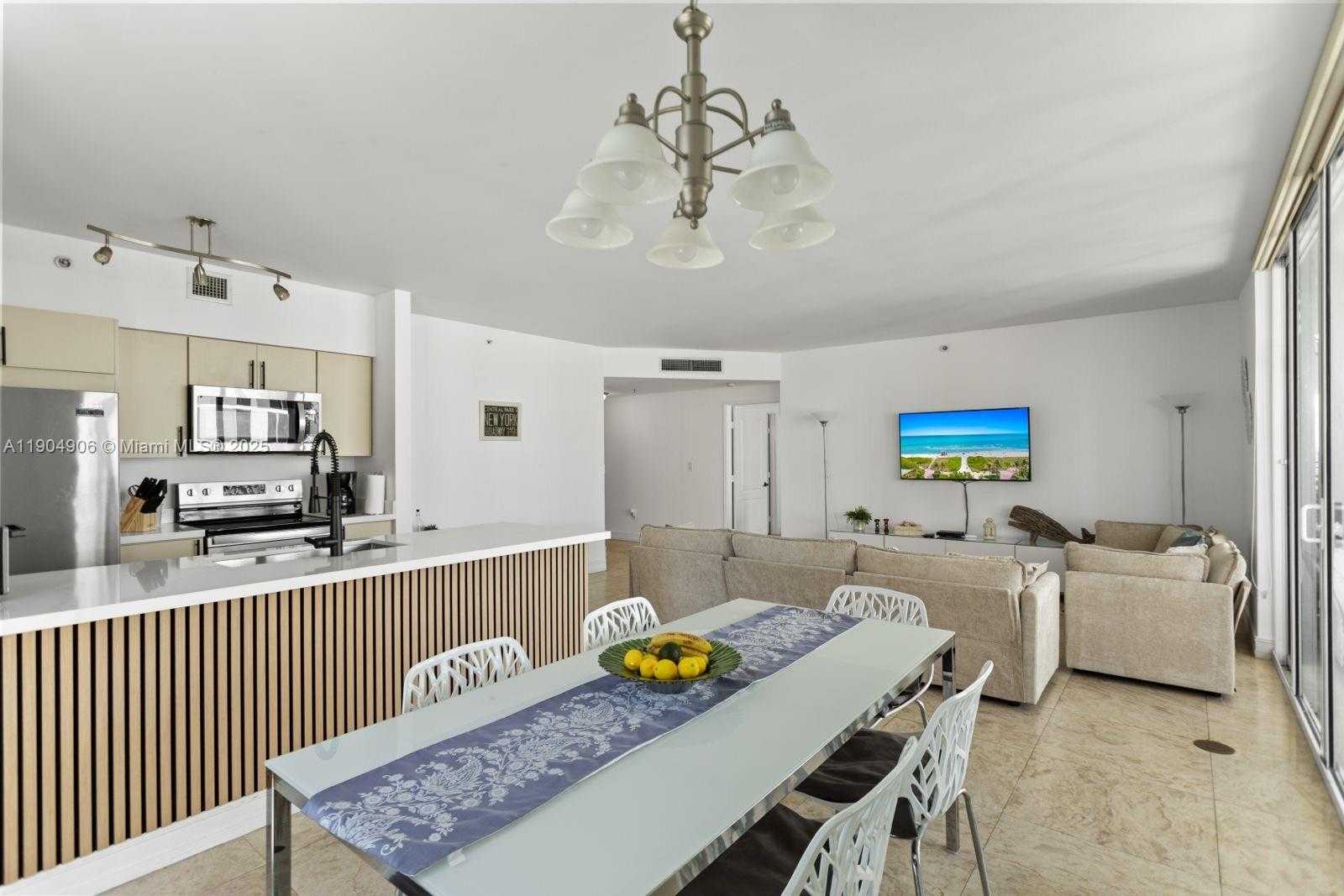 Small Image of 17555 ATLANTIC BLVD #PH7, Sunny Isles Beach Number 4