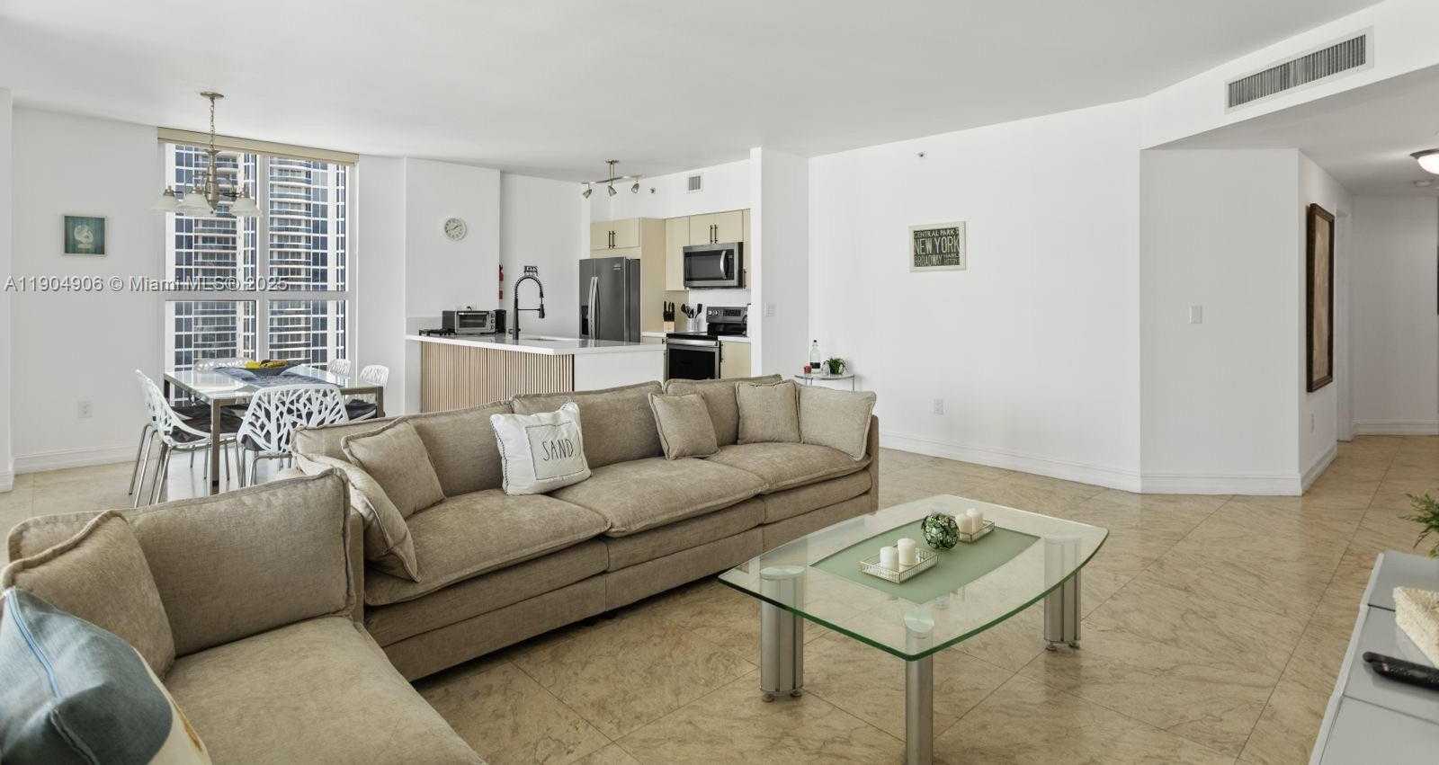 Small Image of 17555 ATLANTIC BLVD #PH7, Sunny Isles Beach Number 5