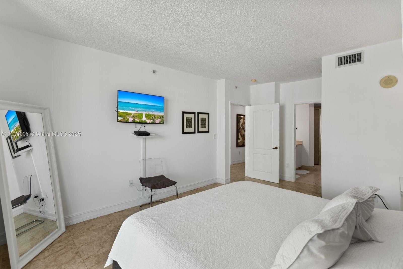 Small Image of 17555 ATLANTIC BLVD #PH7, Sunny Isles Beach Number 9