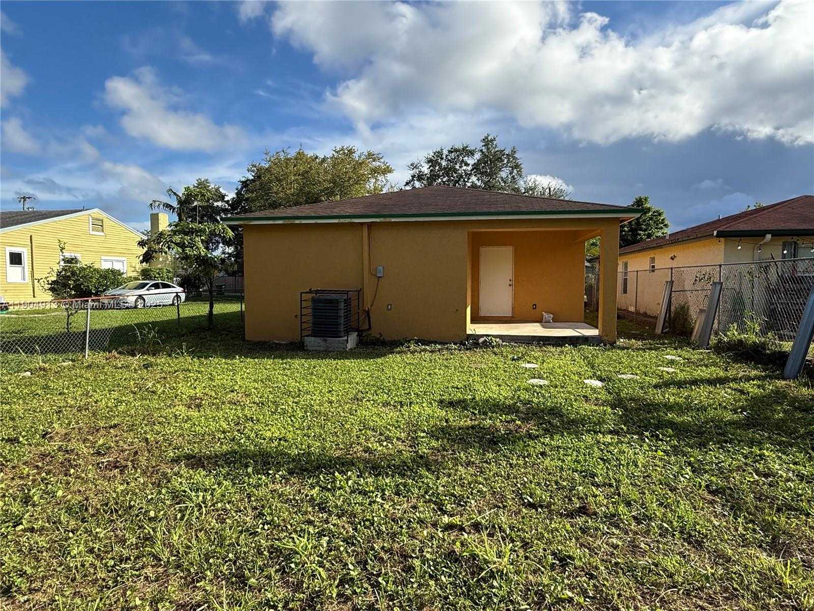 Small Image of 1325 NORTH WEST 75TH TER, Miami Number 10