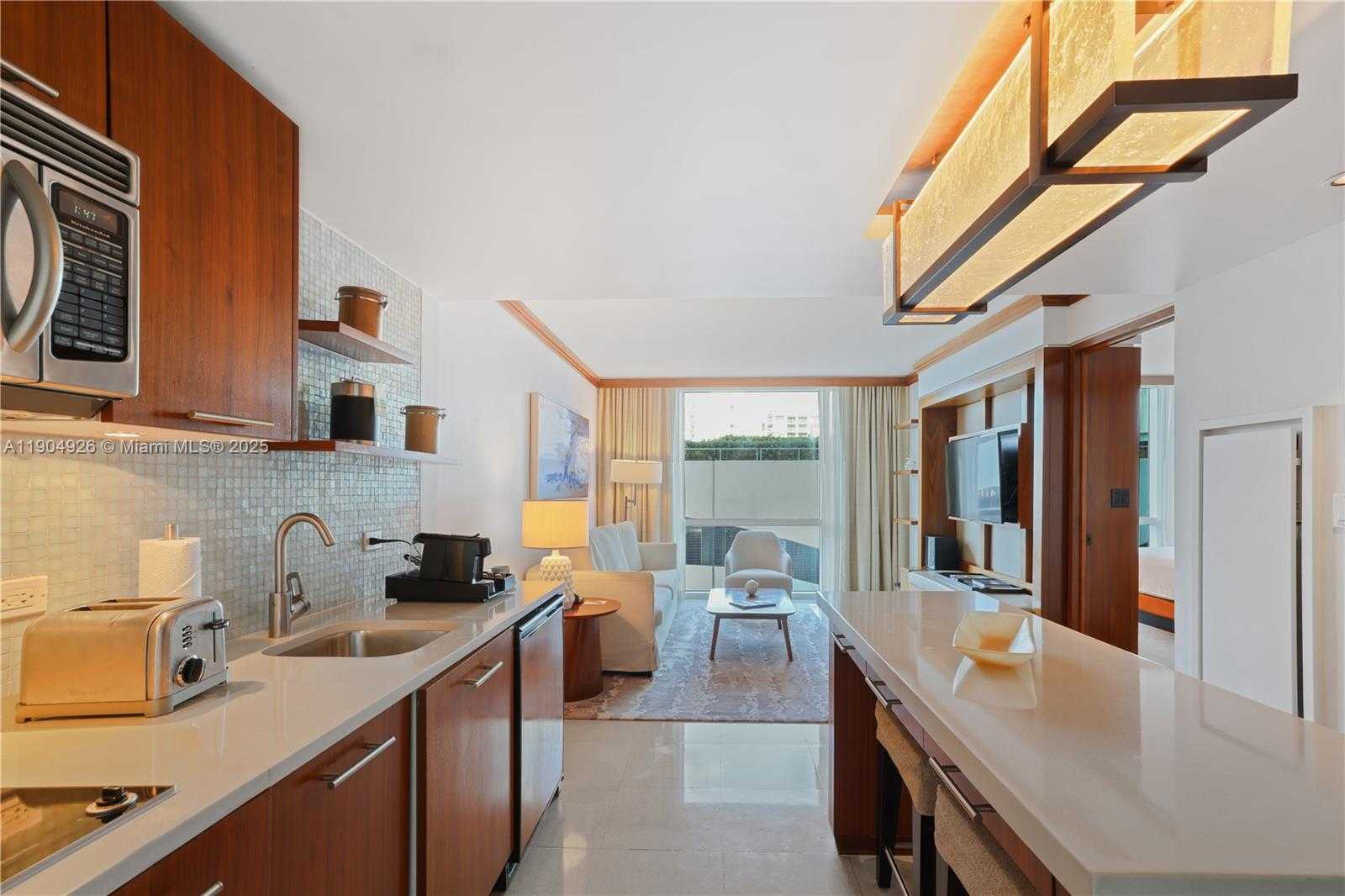 Small Image of 6801 COLLINS AVE #517, Miami Beach Number 5