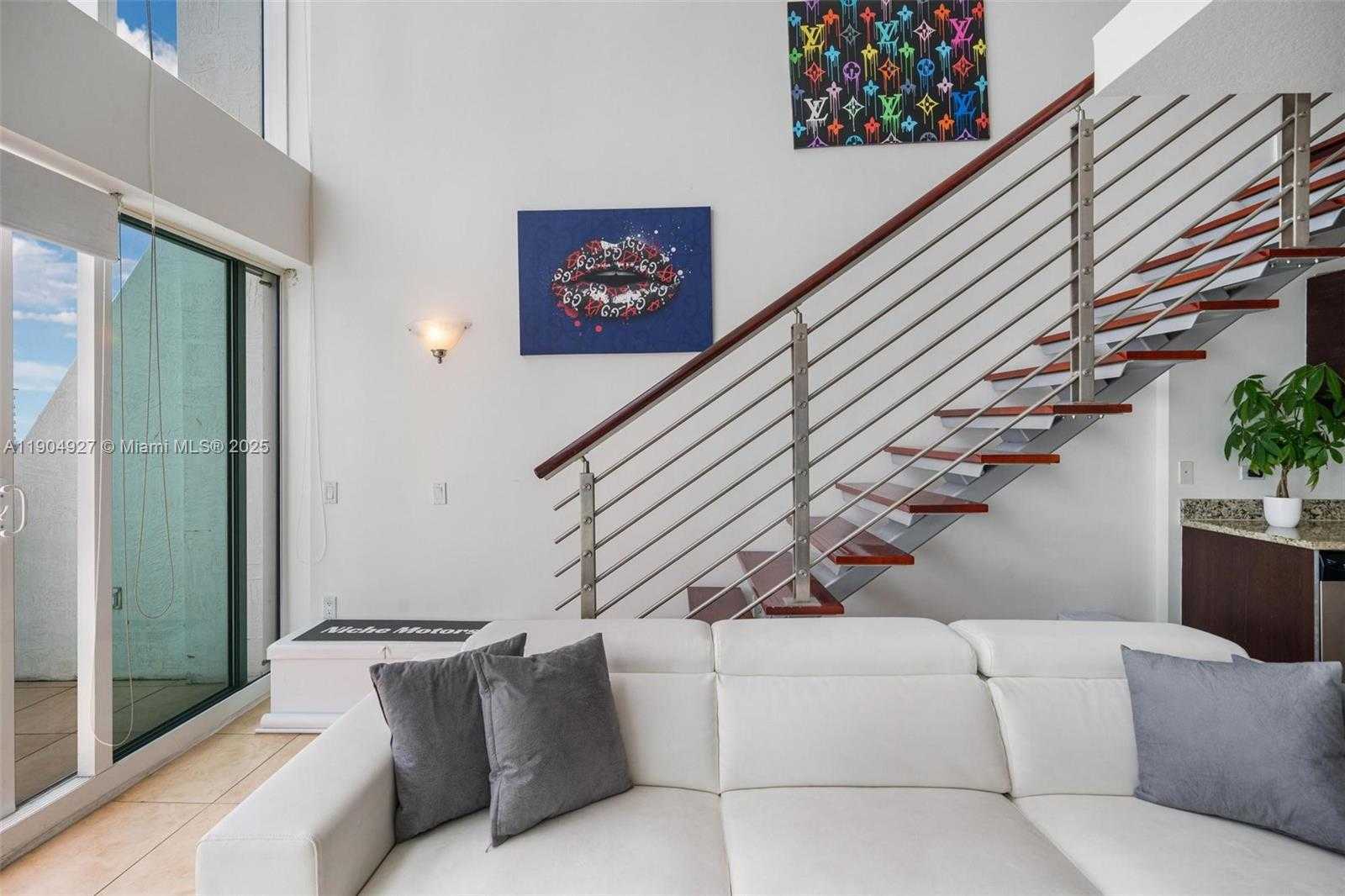 Small Image of 41 SOUTH EAST 5TH ST #2414, Miami Number 13