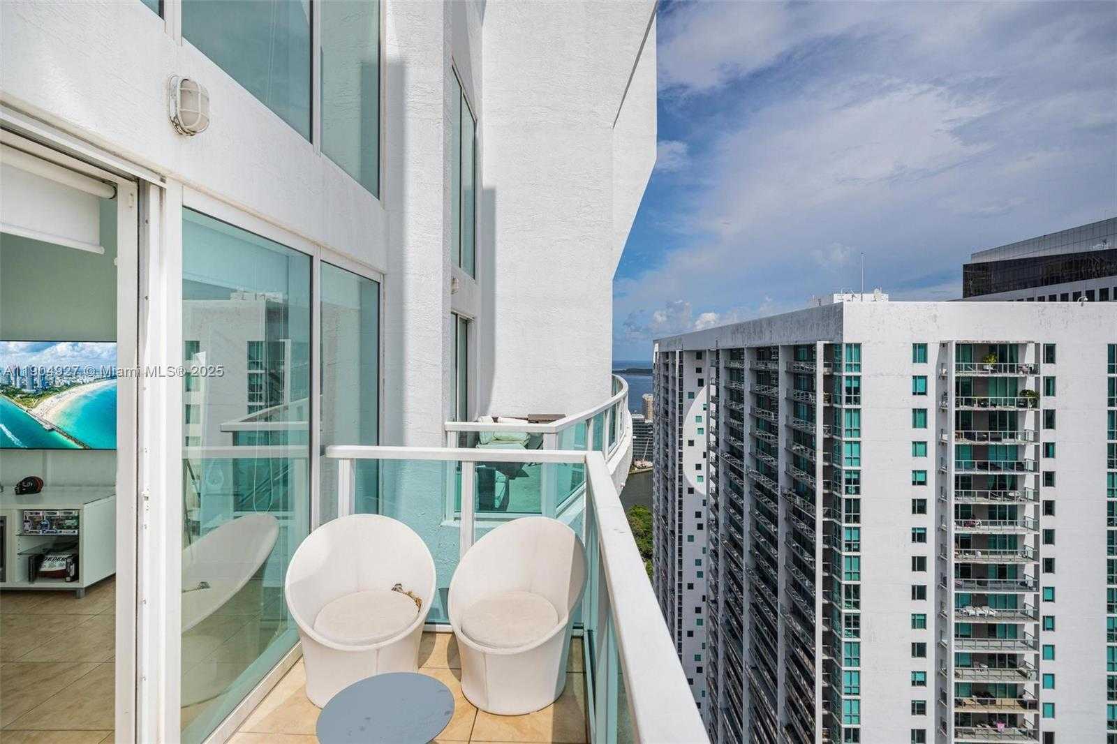 Small Image of 41 SOUTH EAST 5TH ST #2414, Miami Number 18