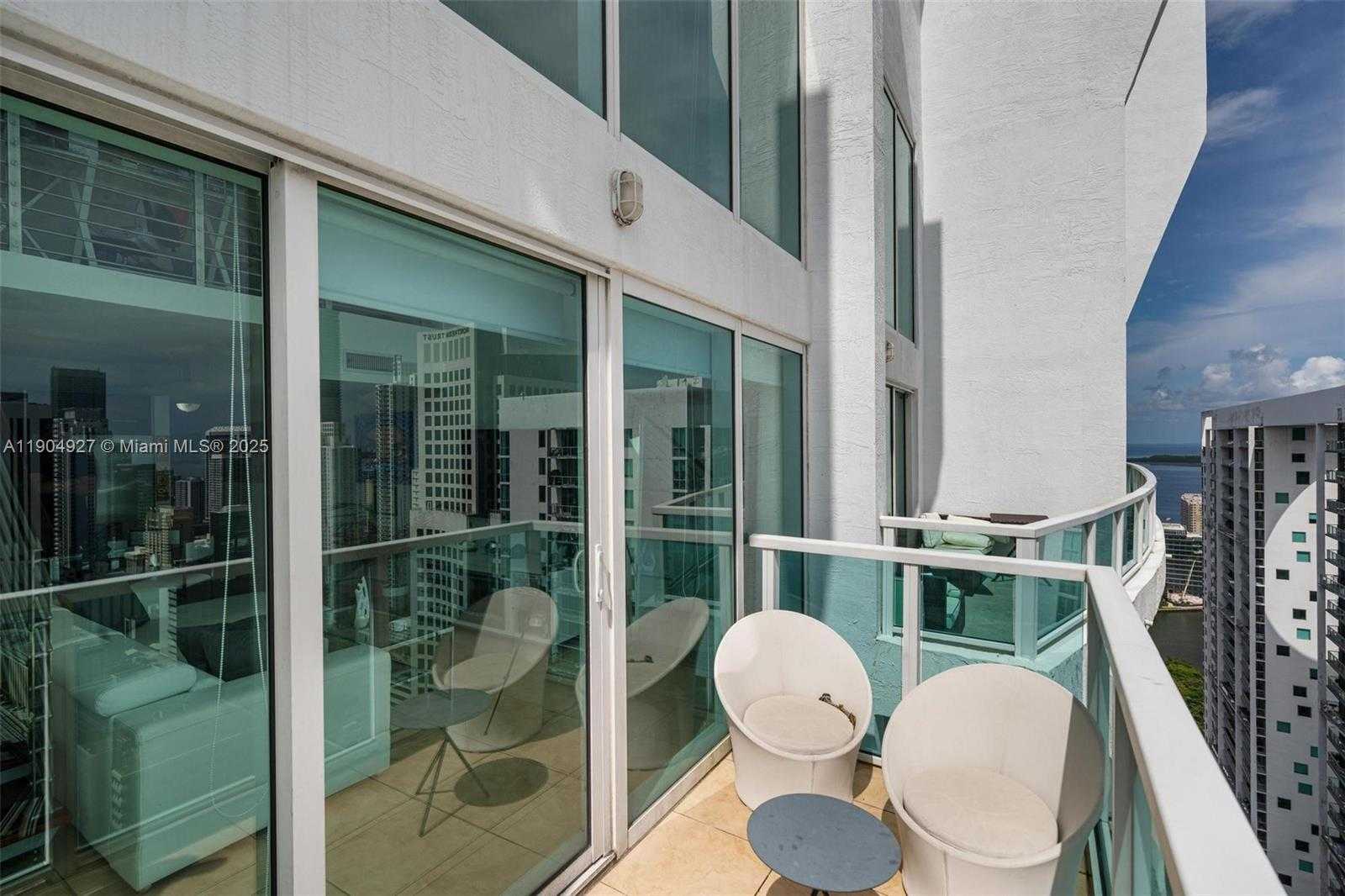 Small Image of 41 SOUTH EAST 5TH ST #2414, Miami Number 21