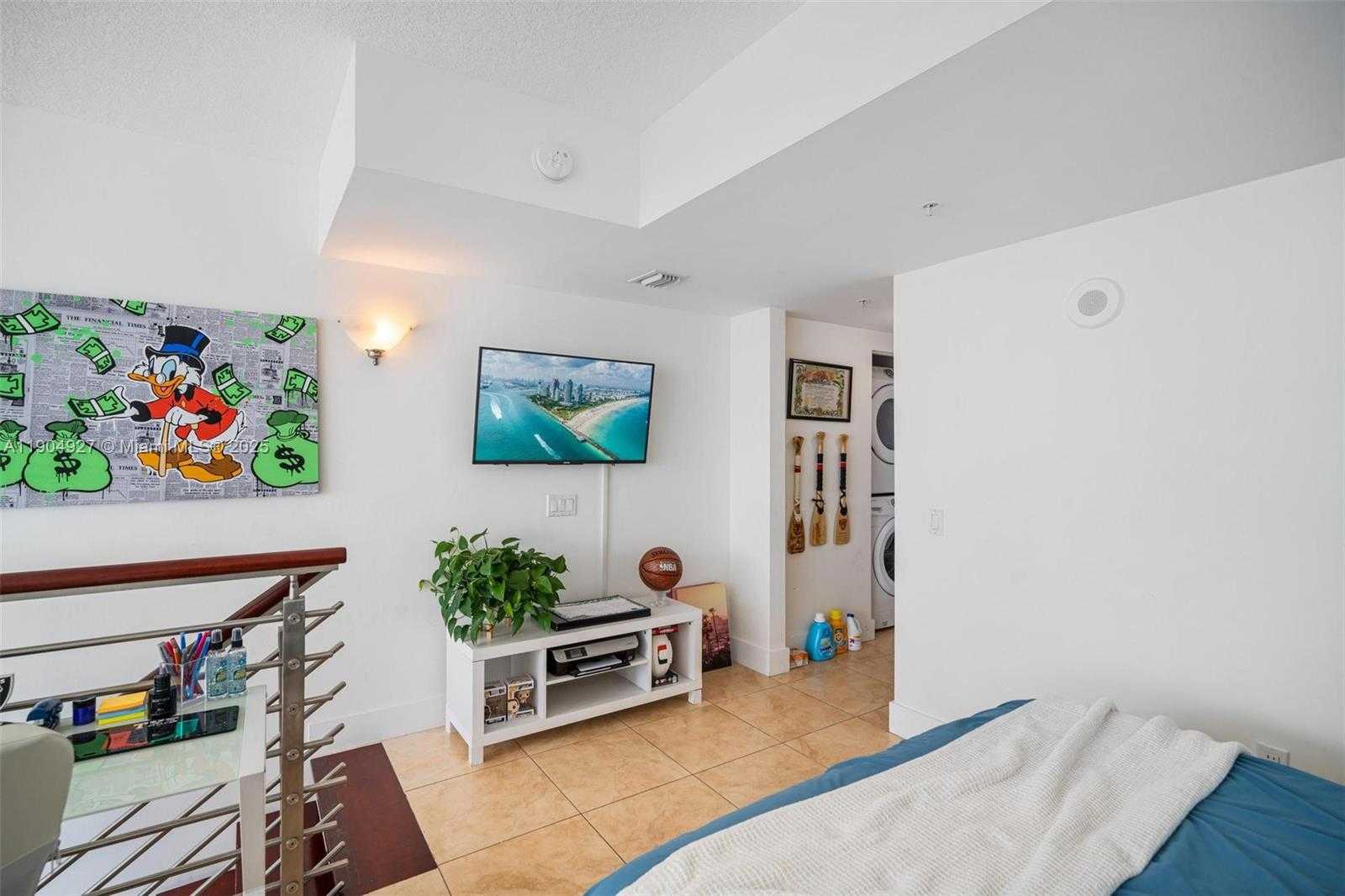 Small Image of 41 SOUTH EAST 5TH ST #2414, Miami Number 28