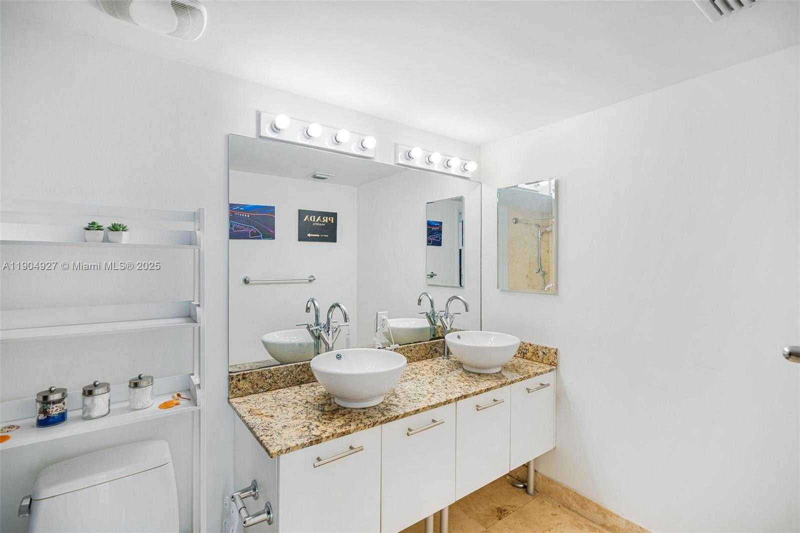 Small Image of 41 SOUTH EAST 5TH ST #2414, Miami Number 30