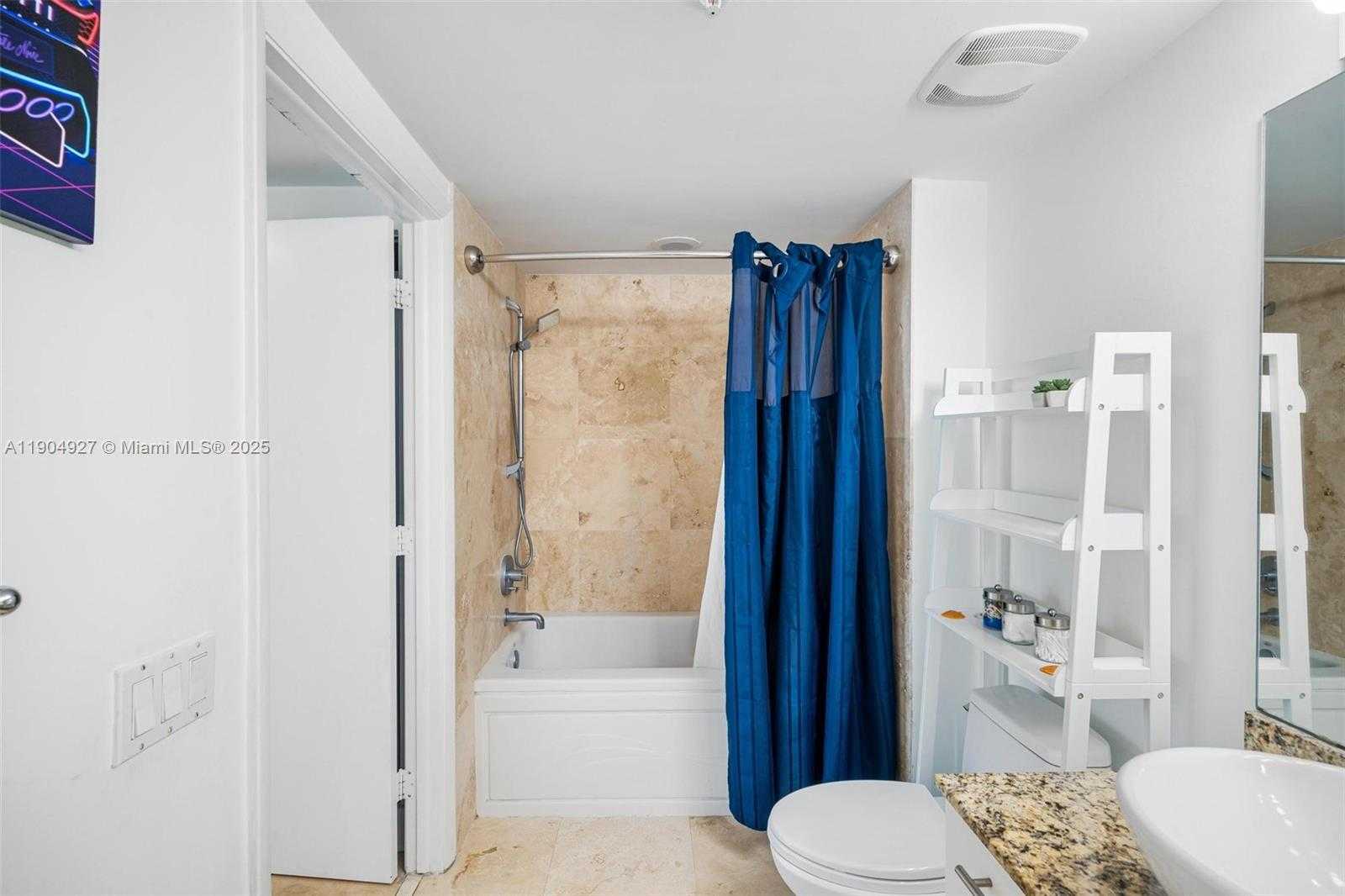 Small Image of 41 SOUTH EAST 5TH ST #2414, Miami Number 32