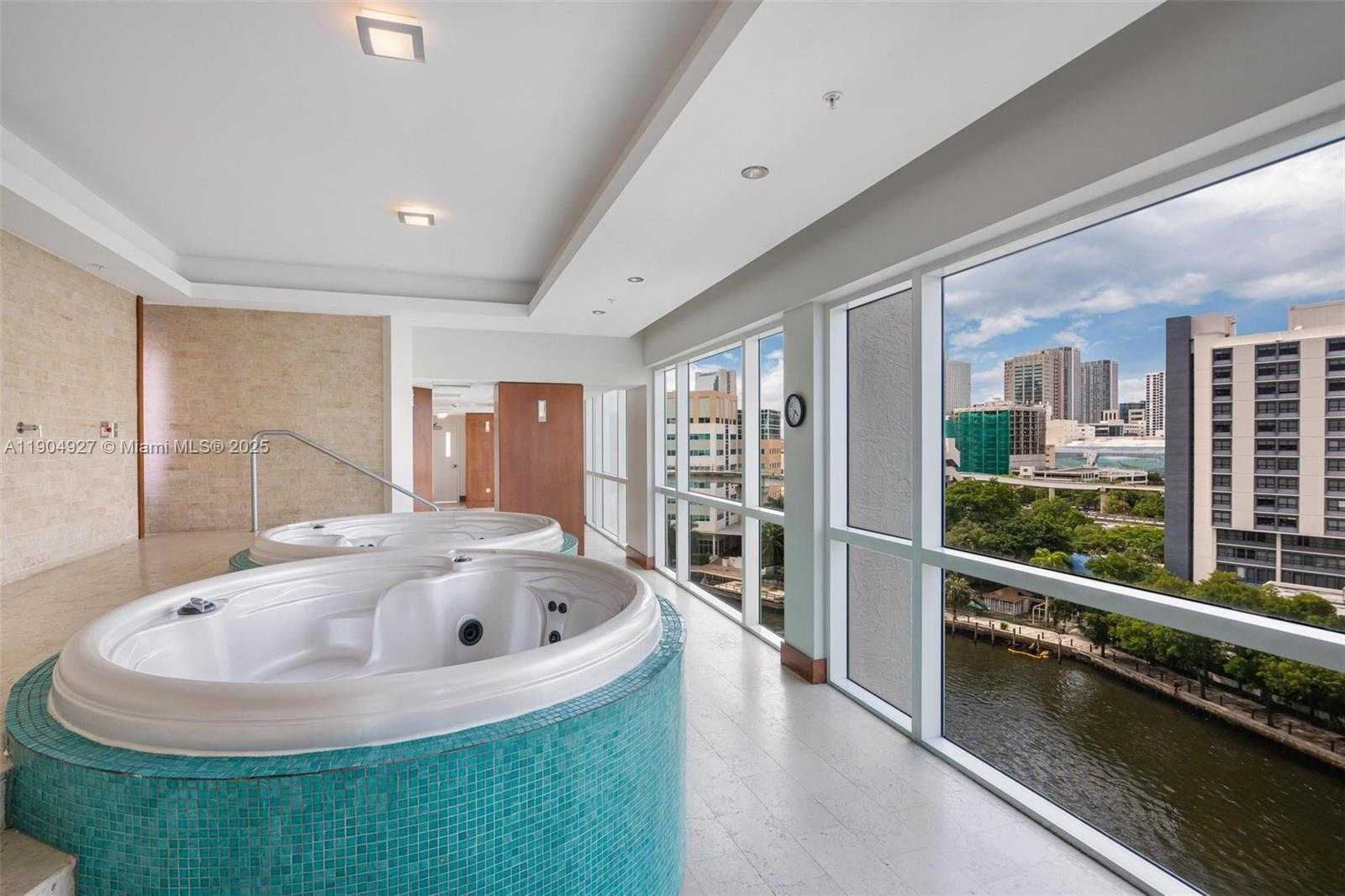 Small Image of 41 SOUTH EAST 5TH ST #2414, Miami Number 50