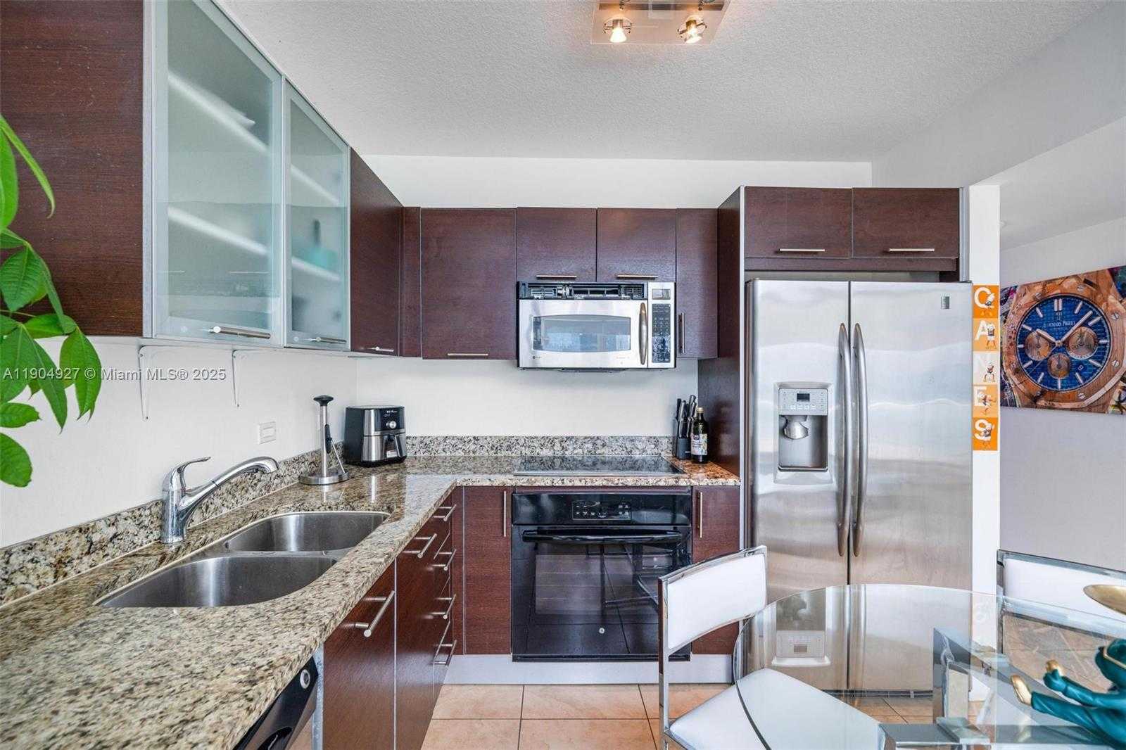 Small Image of 41 SOUTH EAST 5TH ST #2414, Miami Number 6