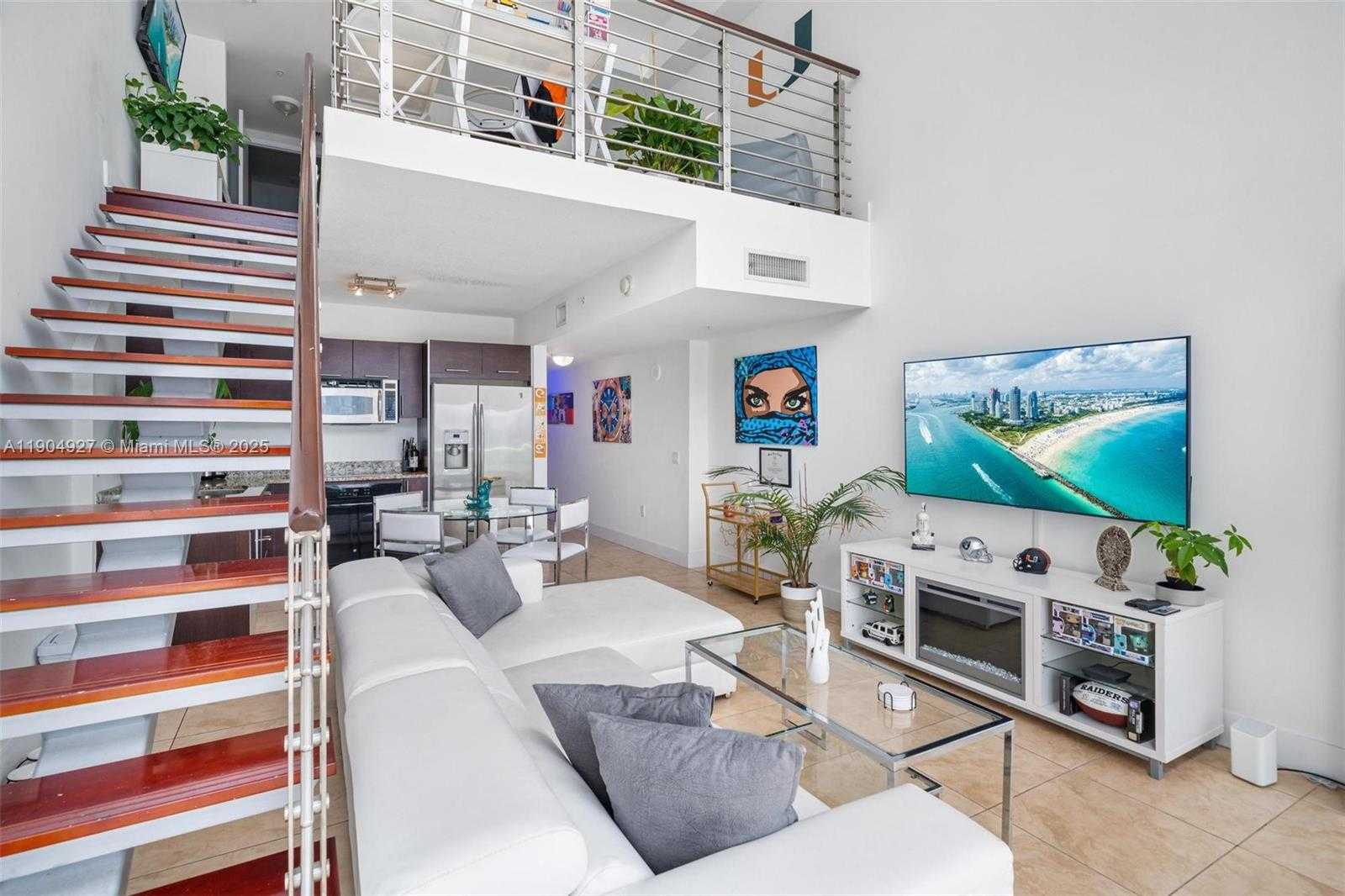 Small Image of 41 SOUTH EAST 5TH ST #2414, Miami Number 9