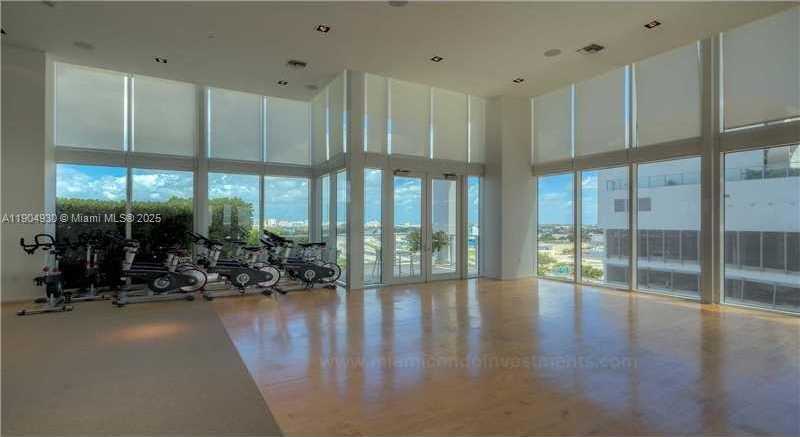 Small Image of 1040 BISCAYNE BLVD #1707, Miami Number 11