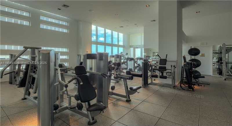 Small Image of 1040 BISCAYNE BLVD #1707, Miami Number 12