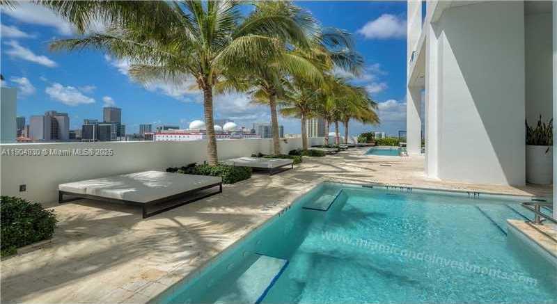 Small Image of 1040 BISCAYNE BLVD #1707, Miami Number 13