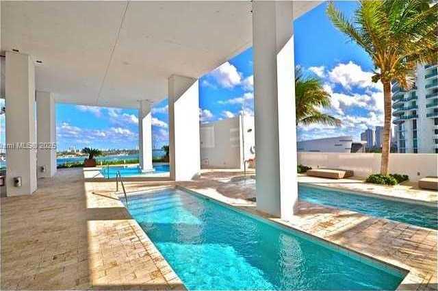 Small Image of 1040 BISCAYNE BLVD #1707, Miami Number 16