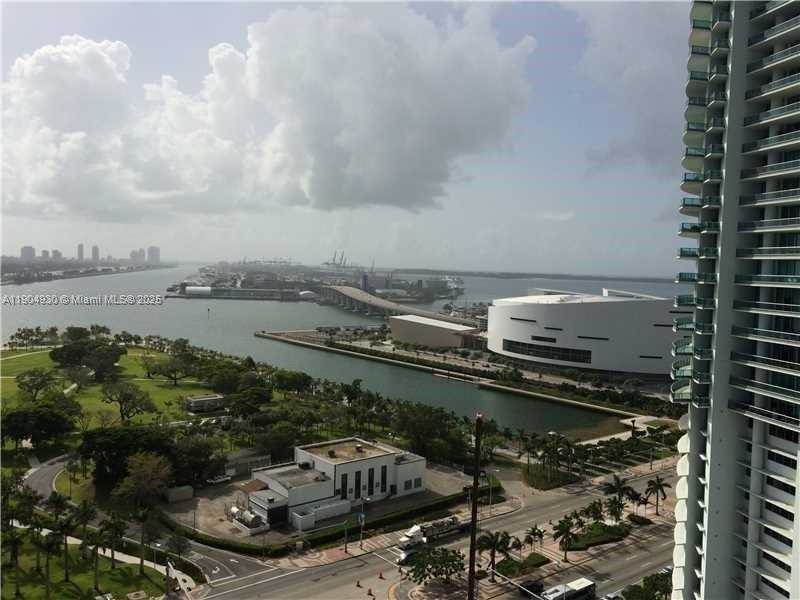 Small Image of 1040 BISCAYNE BLVD #1707, Miami Number 18