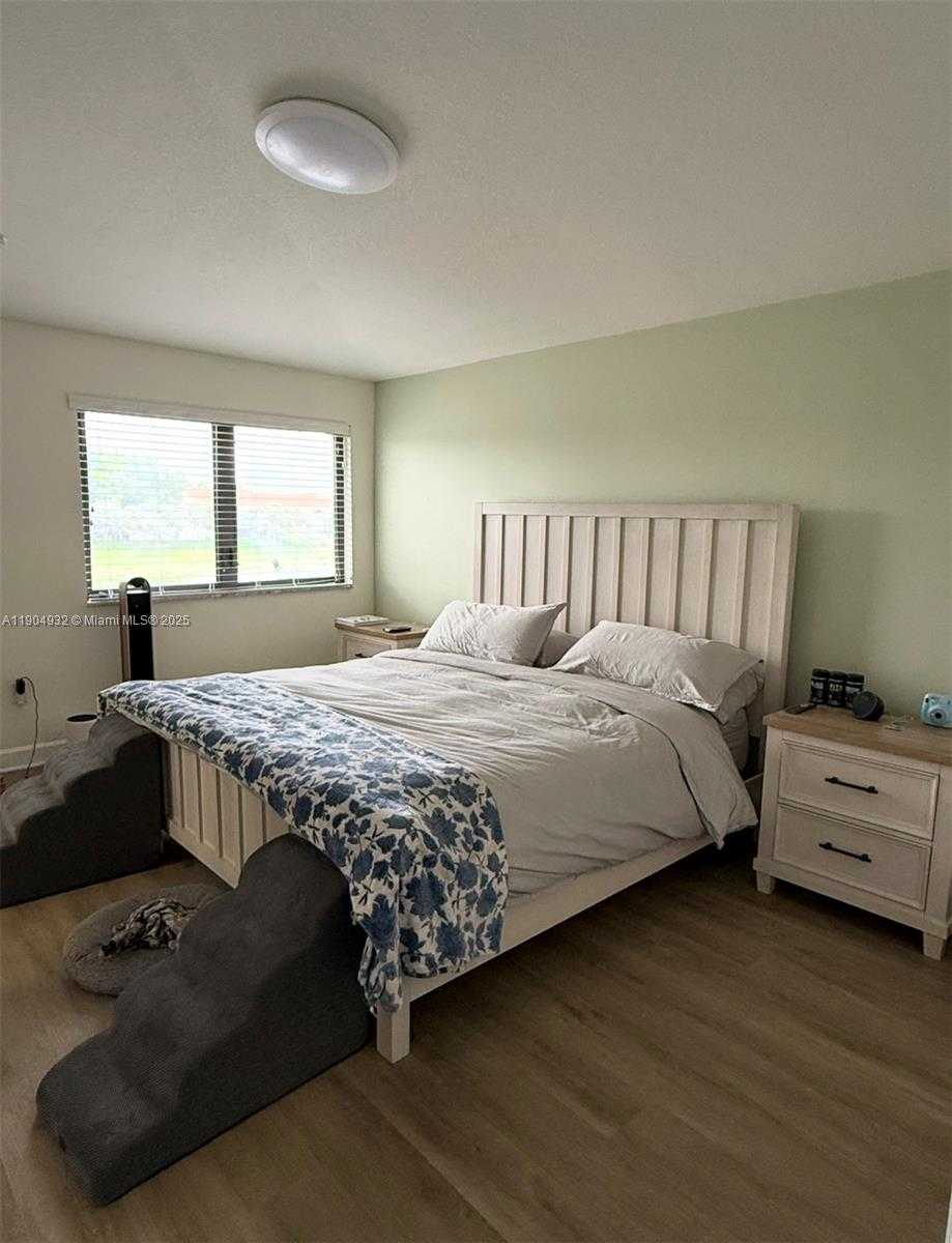 Small Image of 481 NORTH EAST 194TH TER #481, Miami Number 12