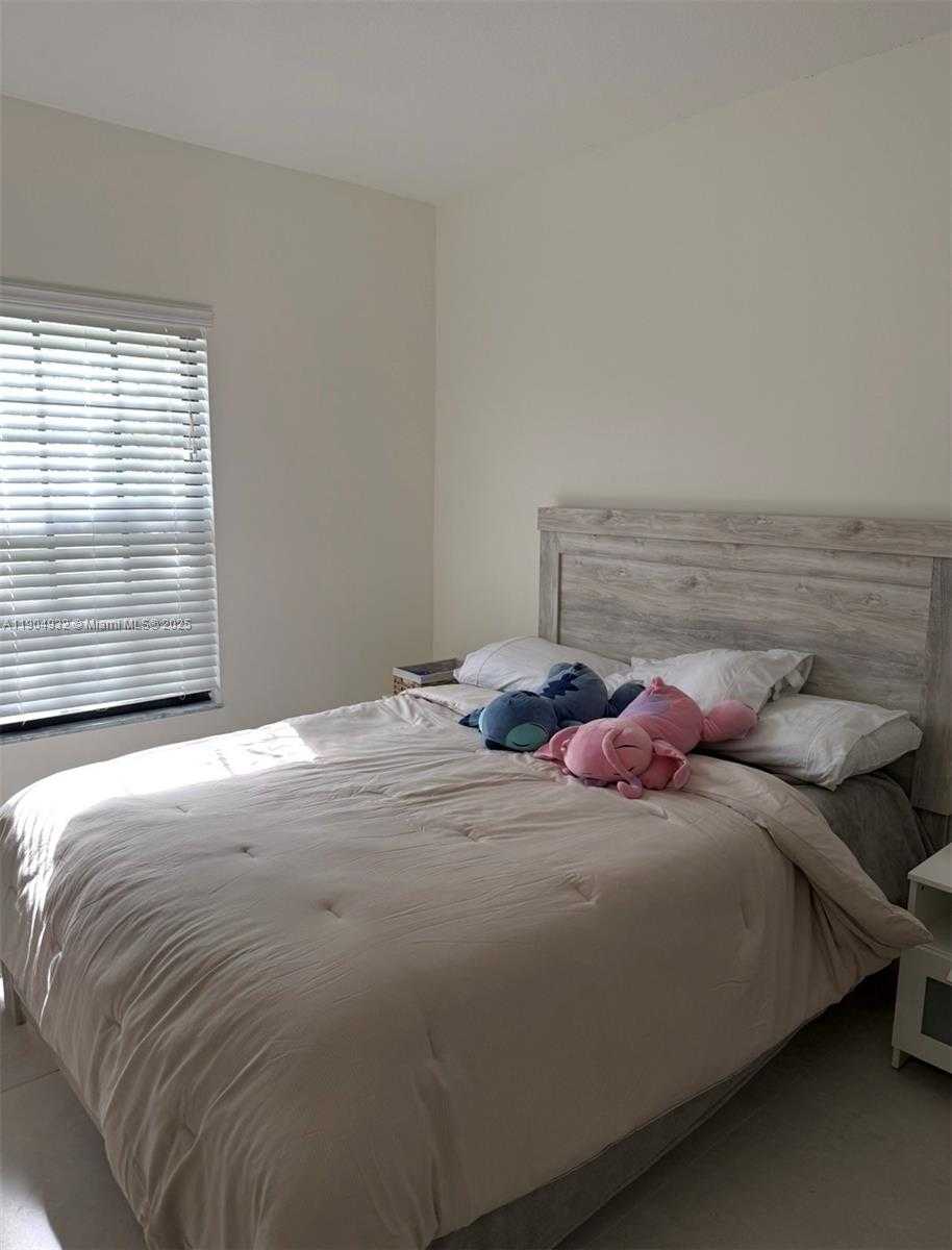 Small Image of 481 NORTH EAST 194TH TER #481, Miami Number 16