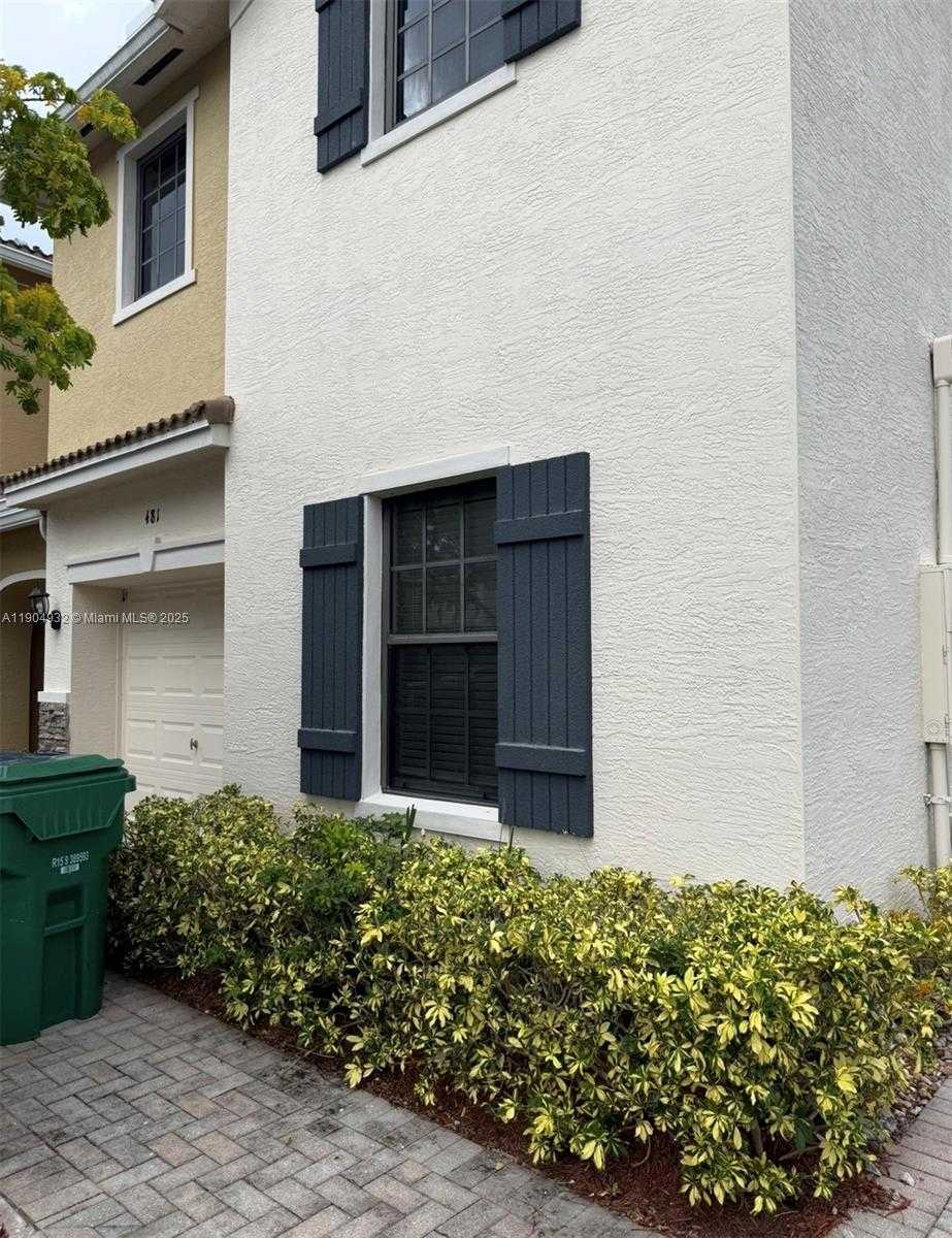 Small Image of 481 NORTH EAST 194TH TER #481, Miami Number 22