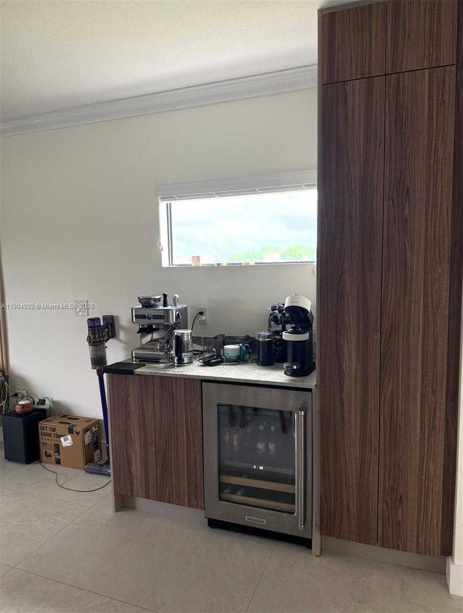 Small Image of 481 NORTH EAST 194TH TER #481, Miami Number 5