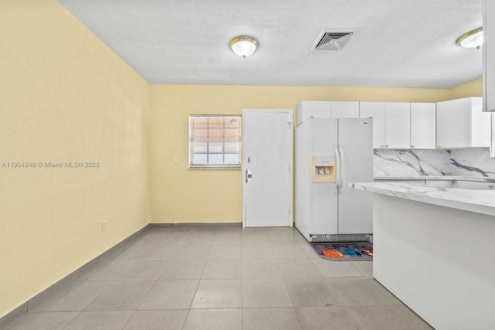 Small Image of 150 EAST 12TH ST, Hialeah Number 10