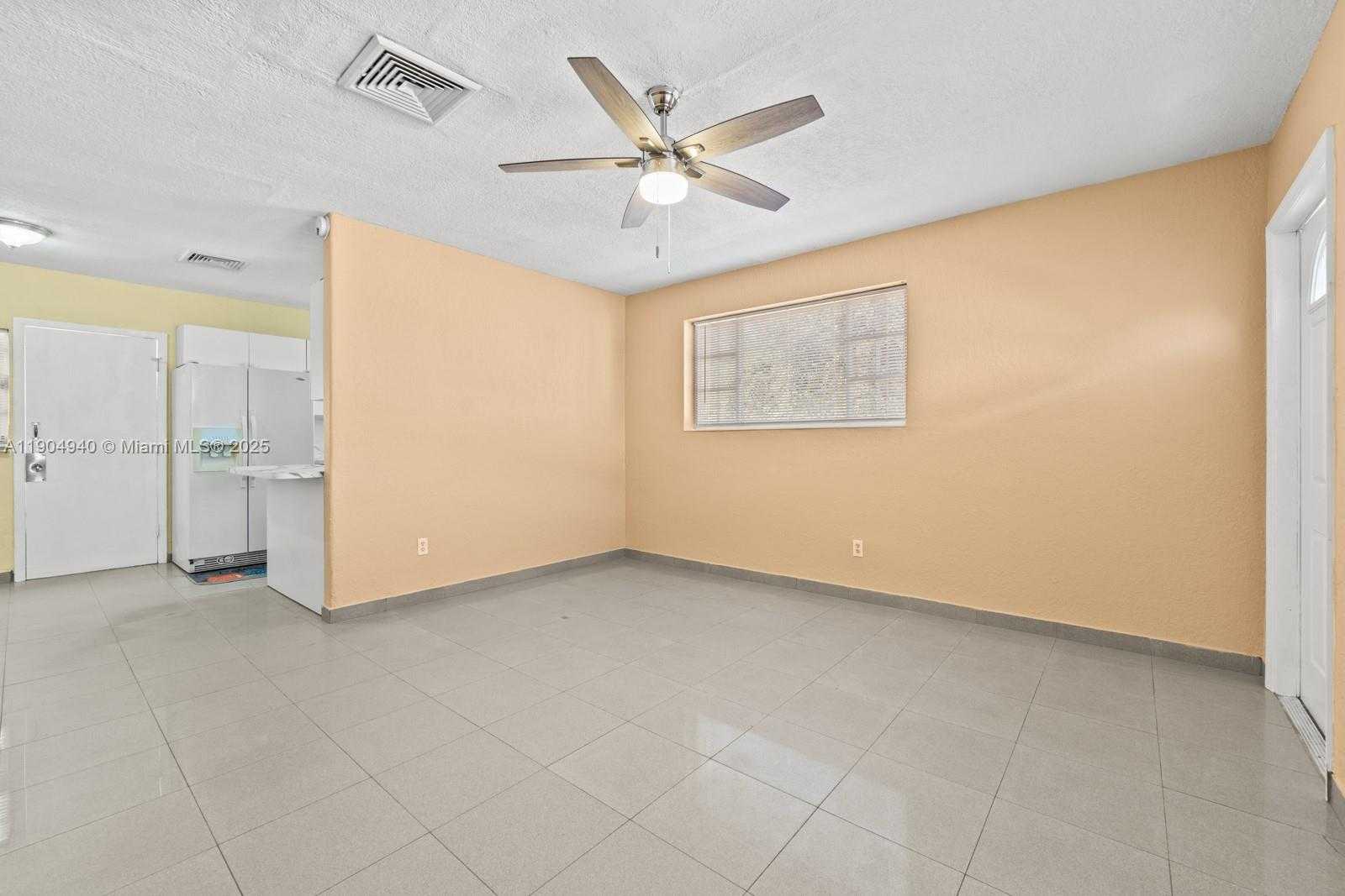 Small Image of 150 EAST 12TH ST, Hialeah Number 21