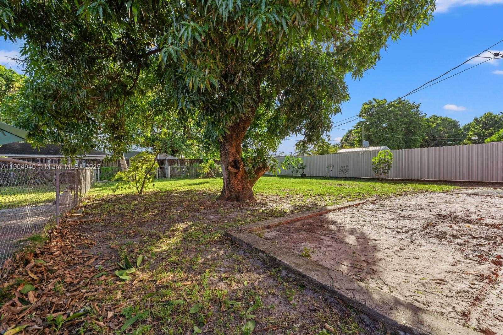 Small Image of 150 EAST 12TH ST, Hialeah Number 24