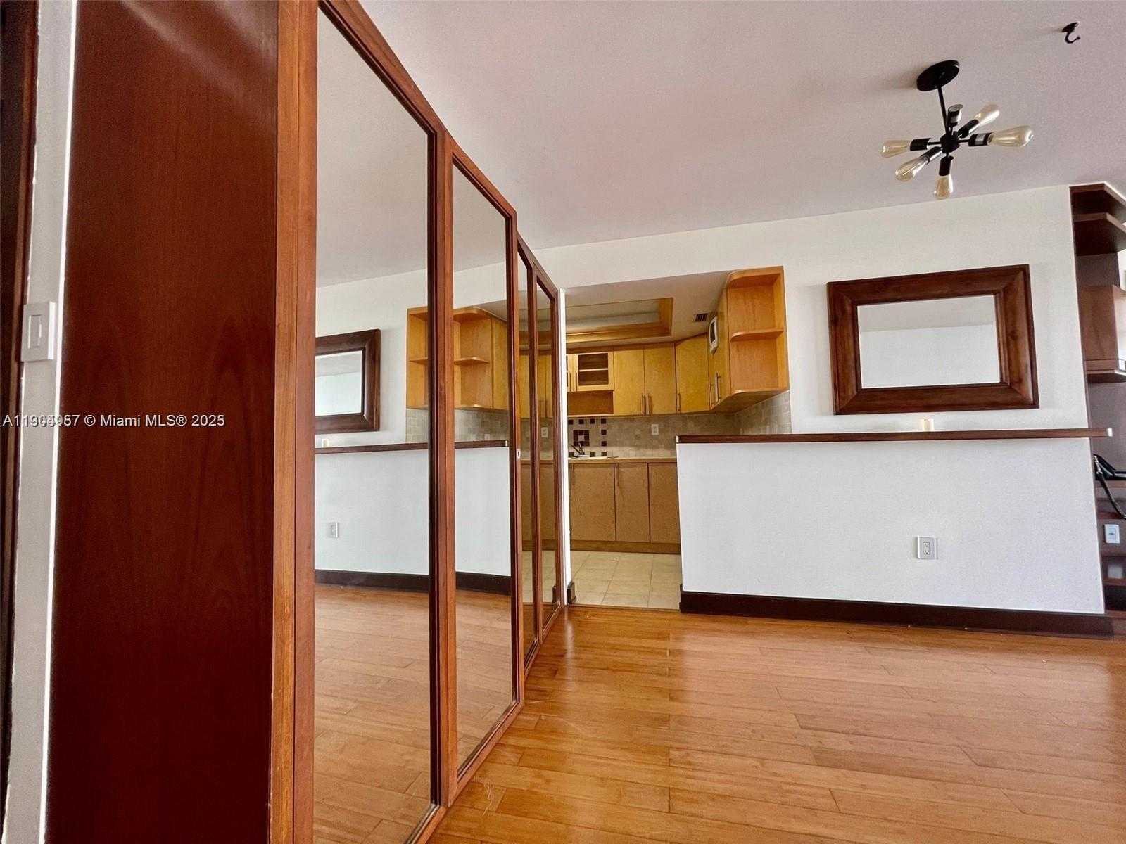 Small Image of 18071 BISCAYNE BLVD #1102, Aventura Number 3