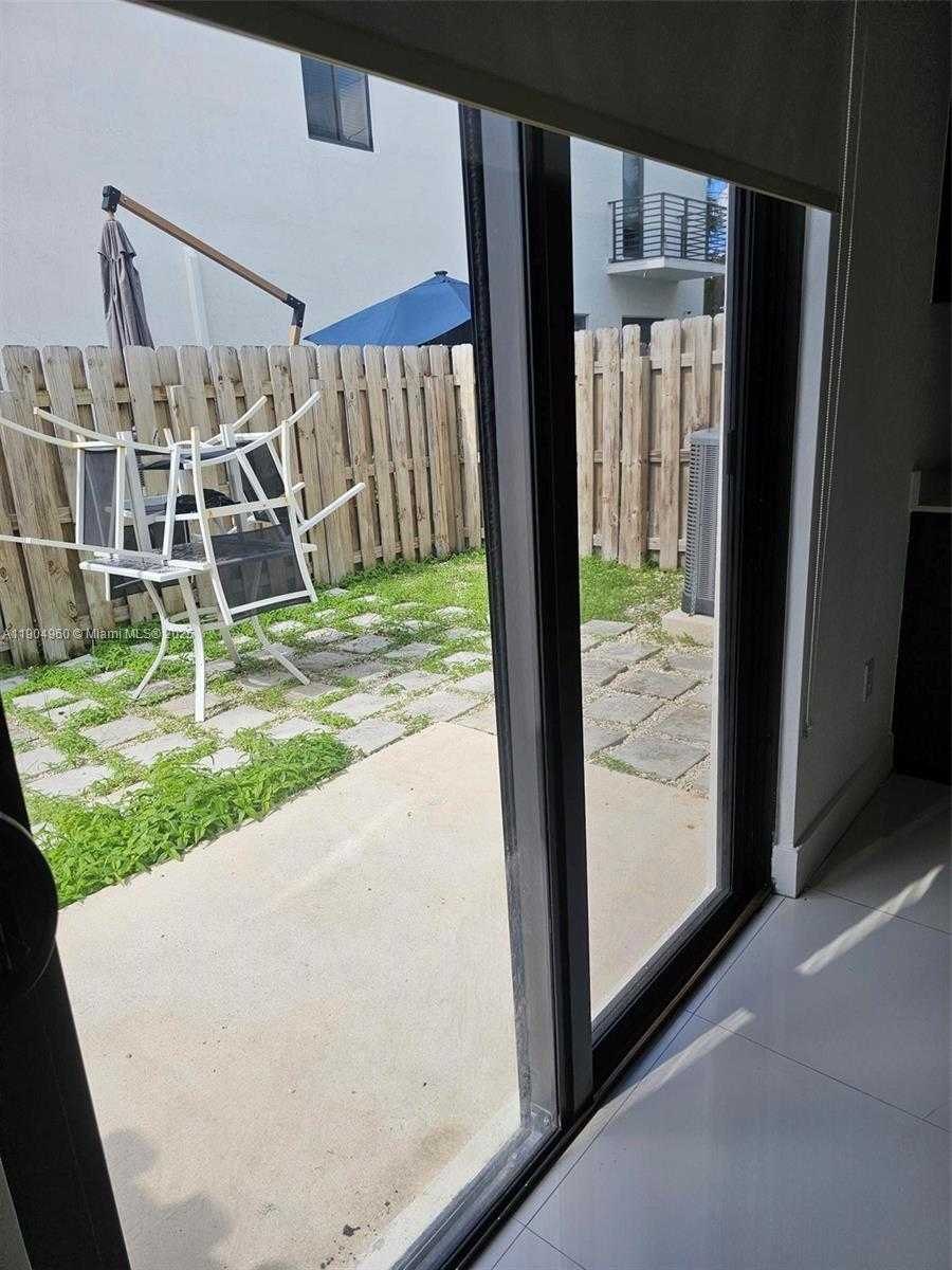 Small Image of 416 SOUTH WEST 91ST AVE #416, Miami Number 10