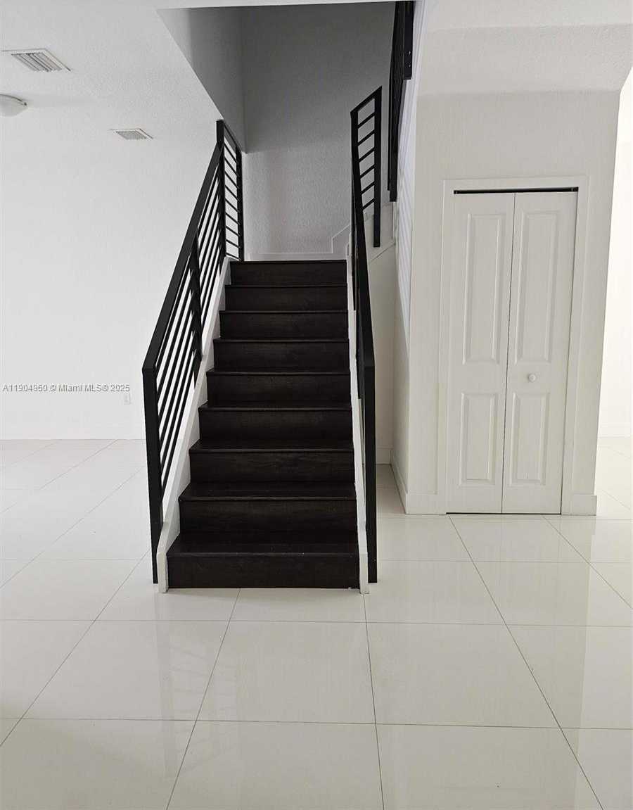 Small Image of 416 SOUTH WEST 91ST AVE #416, Miami Number 12