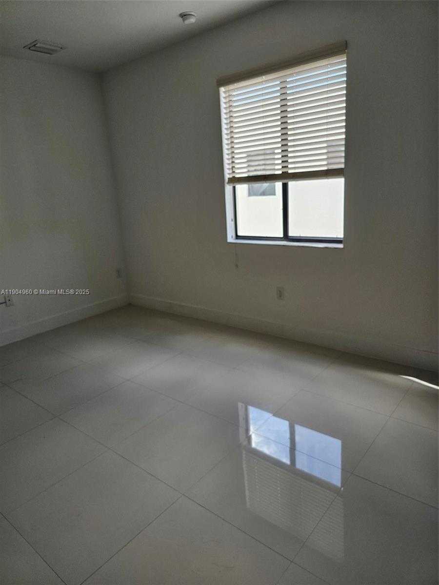 Small Image of 416 SOUTH WEST 91ST AVE #416, Miami Number 15
