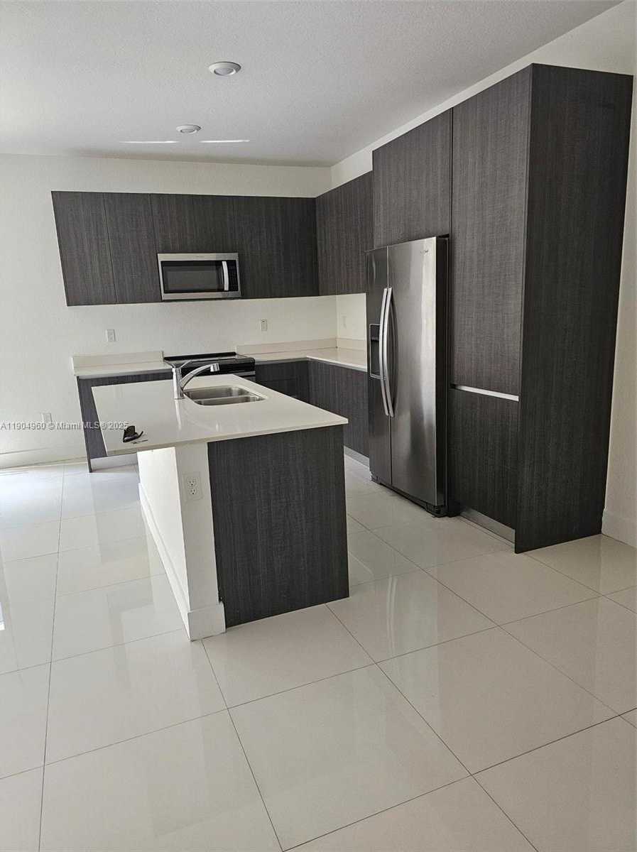 Small Image of 416 SOUTH WEST 91ST AVE #416, Miami Number 5