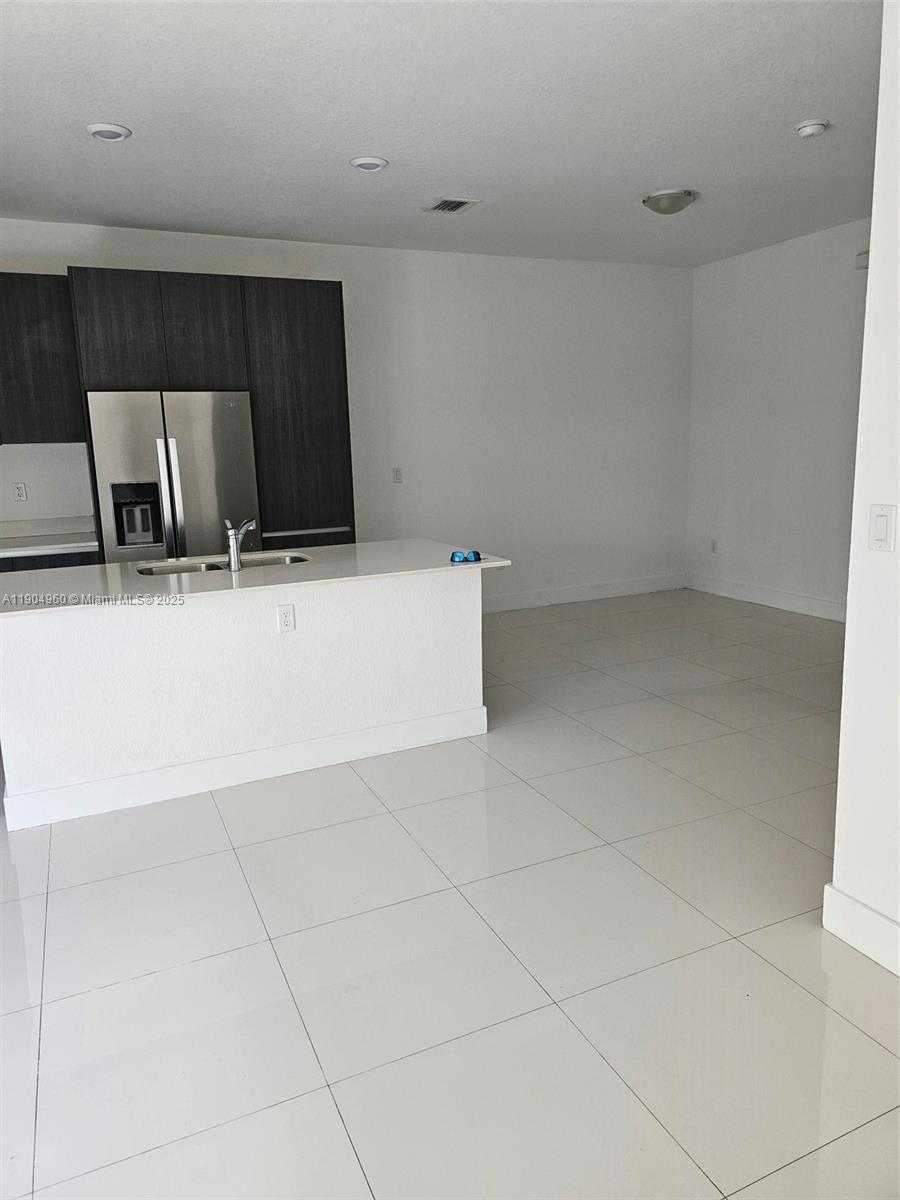 Small Image of 416 SOUTH WEST 91ST AVE #416, Miami Number 7