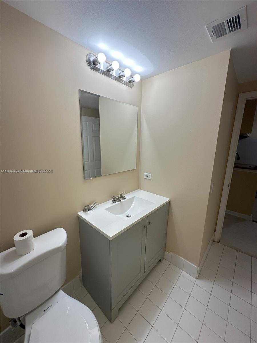 Small Image of 17150 NORTH BAY RD #2122, Sunny Isles Beach Number 10