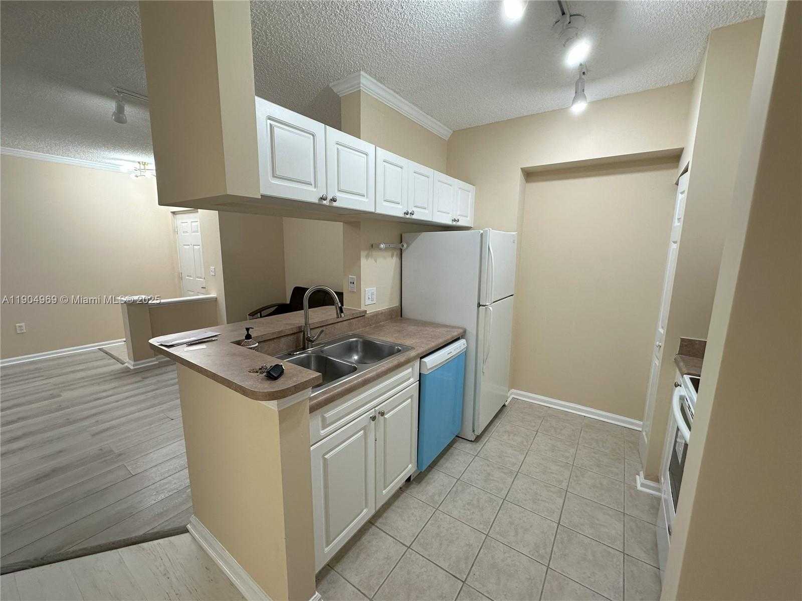 Small Image of 17150 NORTH BAY RD #2122, Sunny Isles Beach Number 14