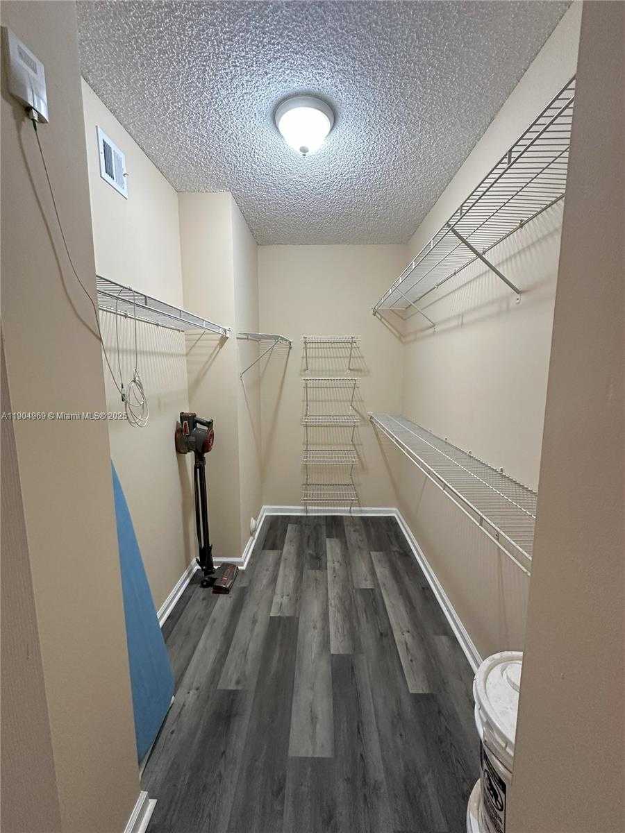 Small Image of 17150 NORTH BAY RD #2122, Sunny Isles Beach Number 9