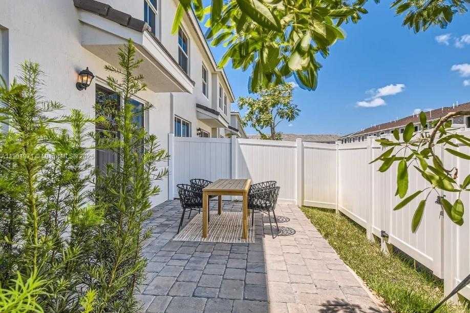 Small Image of 117 SOUTH WEST 170TH AVE #117, Pembroke Pines Number 22