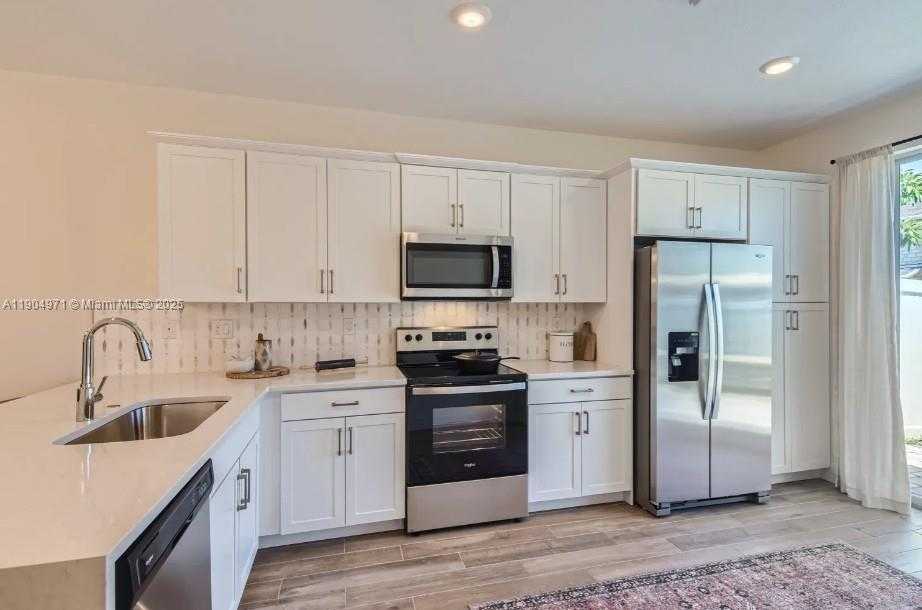 Small Image of 117 SOUTH WEST 170TH AVE #117, Pembroke Pines Number 6