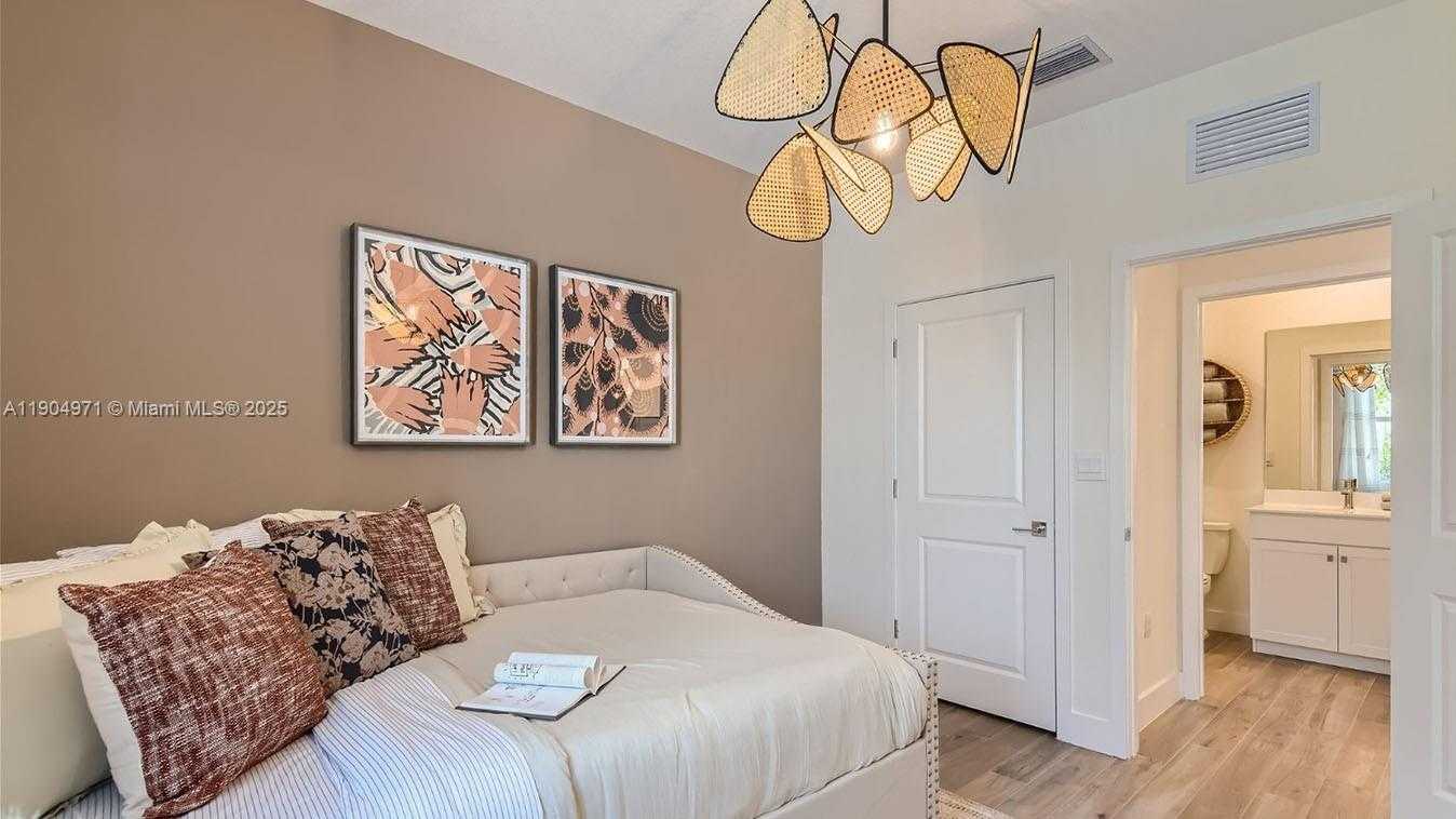 Small Image of 117 SOUTH WEST 170TH AVE #117, Pembroke Pines Number 8