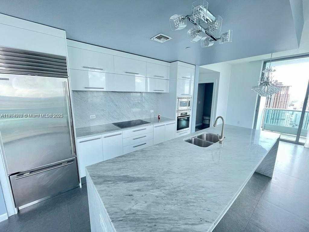 Small Image of 900 BISCAYNE BLVD #4112, Miami Number 4