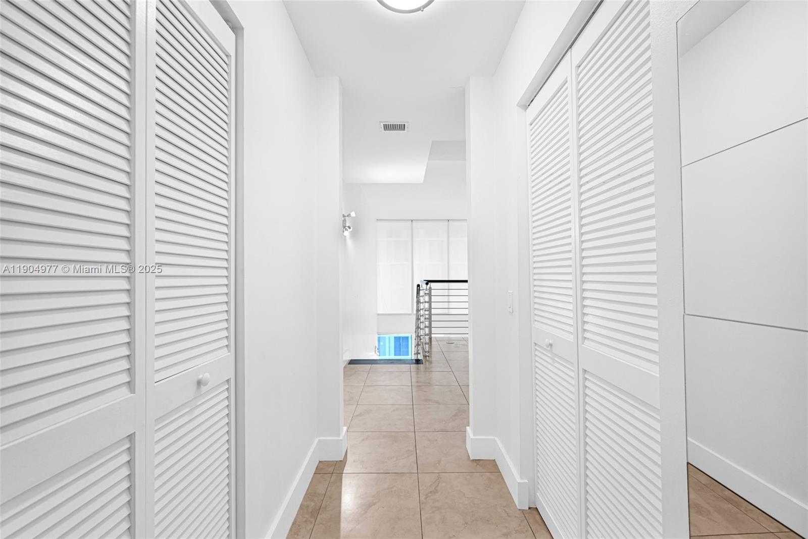 Small Image of 41 SOUTH EAST 5TH ST #604, Miami Number 13