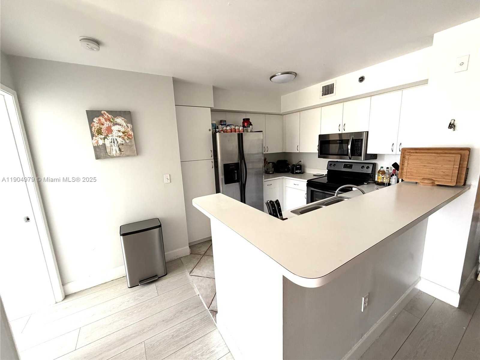 Small Image of 19701 EAST COUNTRY CLUB DR #5601, Aventura Number 2