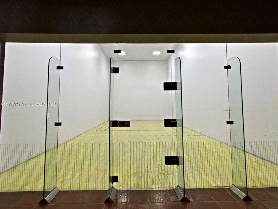 Small Image of 19701 EAST COUNTRY CLUB DR #5601, Aventura Number 23