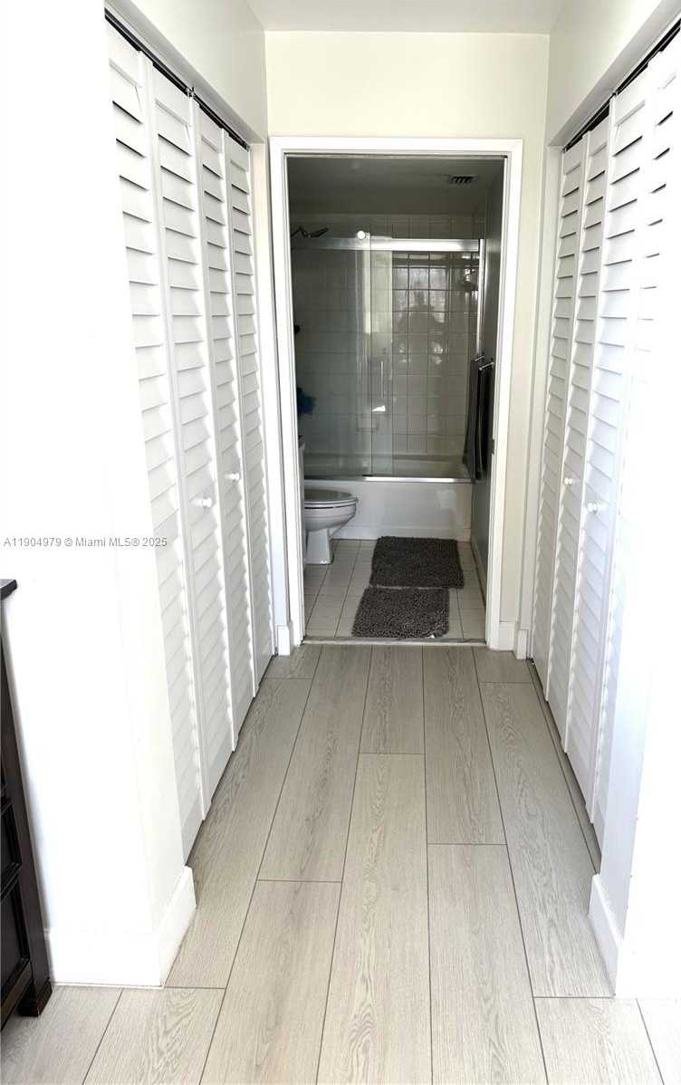 Small Image of 19701 EAST COUNTRY CLUB DR #5601, Aventura Number 8