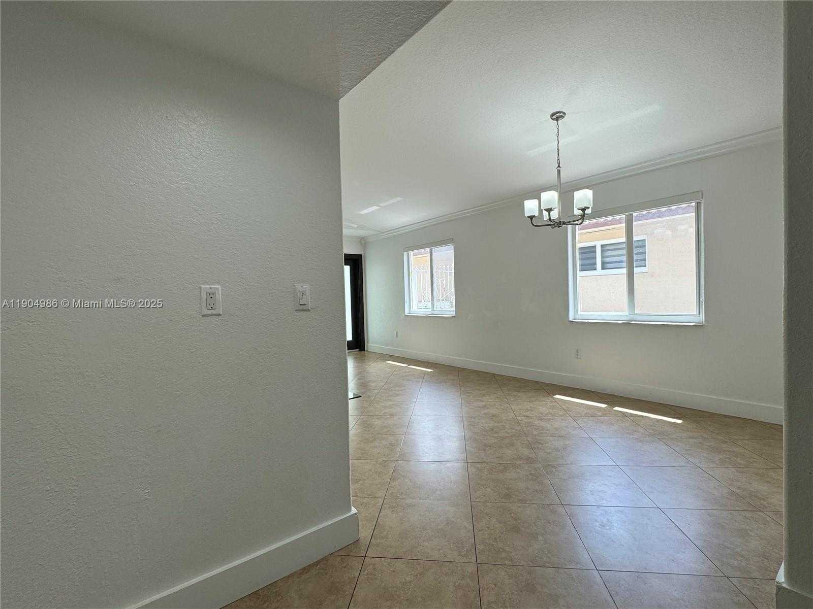 Small Image of 2875 WEST 72ND TER, Hialeah Number 5