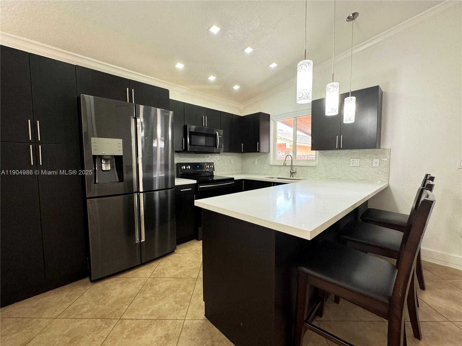 Small Image of 2875 WEST 72ND TER, Hialeah Number 6